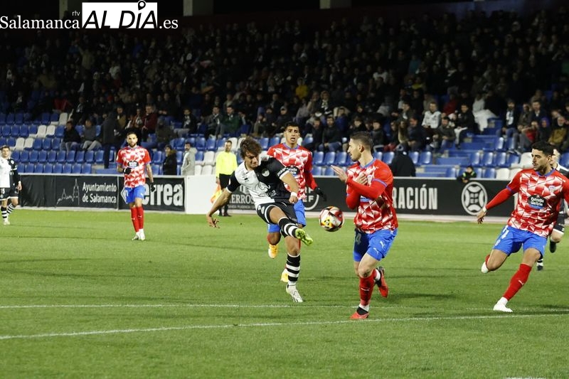 Unionistas se tiene que conformar con un empate contra un Lugo de playoff (1-1)