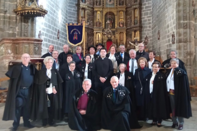 Los Amigos de la Capa de Santiago de la Puebla, fieles a su encuentro anual por San Martín de Tours