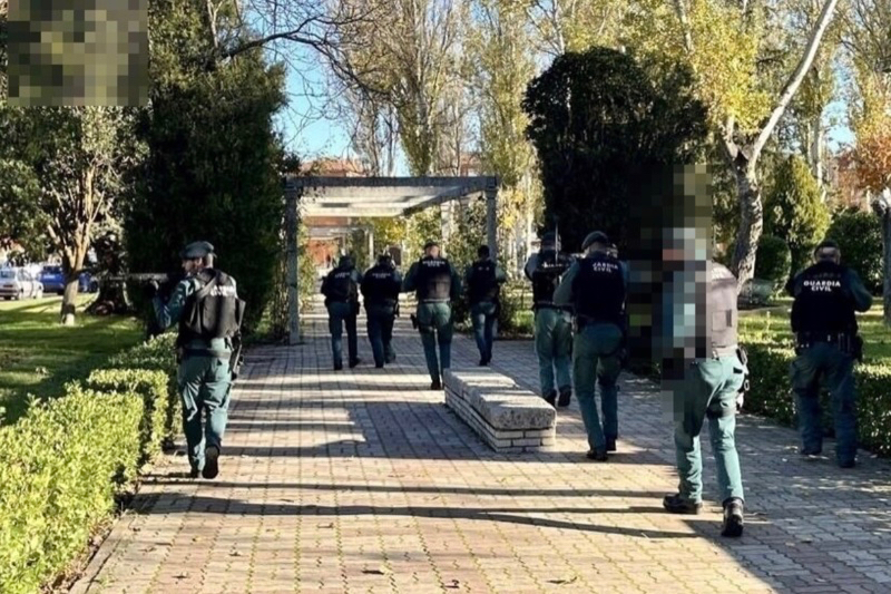 Espectacular simulacro de las unidades especiales de Guardia Civil y Policía Local en Peñaranda