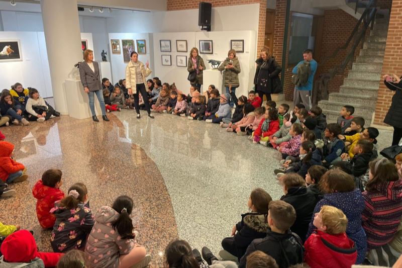 El colegio Severiano Montero visita sus ‘Mascotas de Biblioteca’ en el CDS