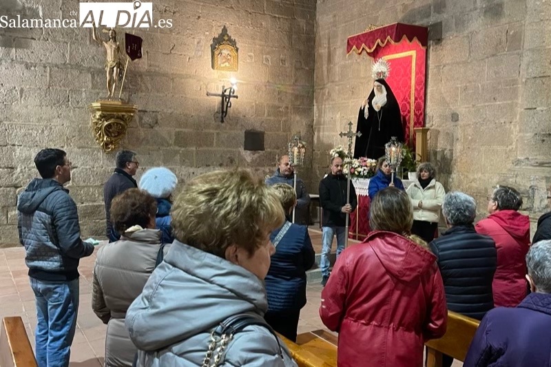 Misa y procesión para conmemorar el Día de los Difuntos