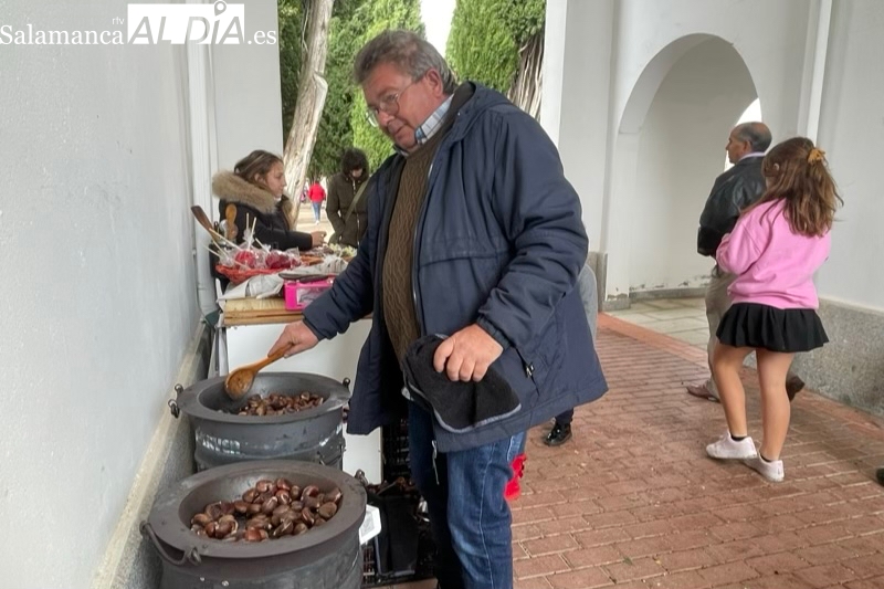 Las castañas asadas cumplen la tradición en el Día de Todos los Santos 