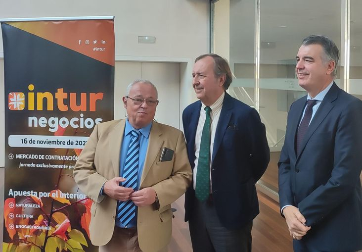 La Junta apuesta en Intur por una promoción y comercialización turística que afiance los datos históricos del sector 