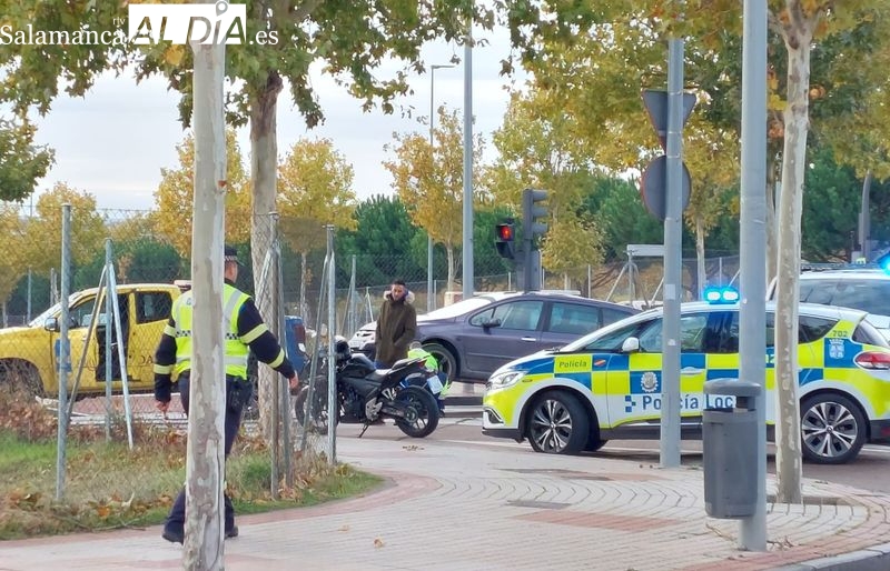 Susto en la glorieta Beatriz de Suabia por la caída de una motorista