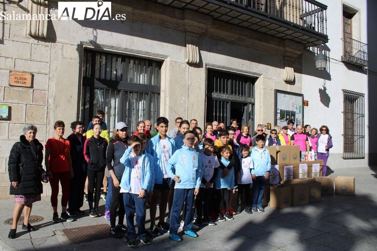 El running solidario recoge más de 150 kilos de alimentos