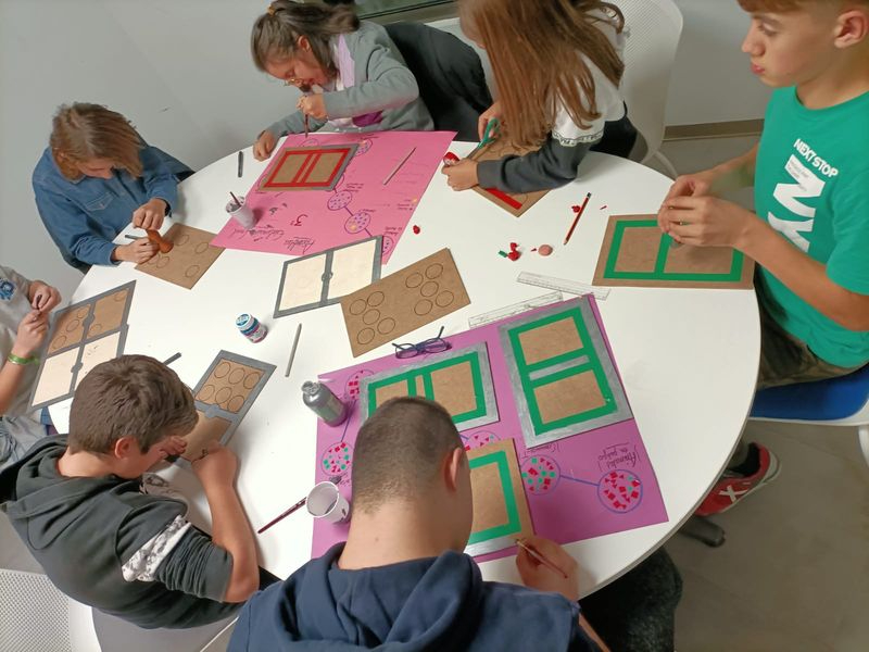 Un dominó contra la violencia de género en Carbajosa