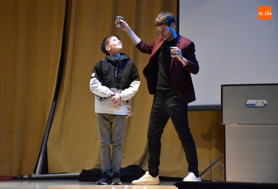 Divertida tarde de magia ‘con mensaje’ a cargo de Javier Shalom de la mano del Seminario