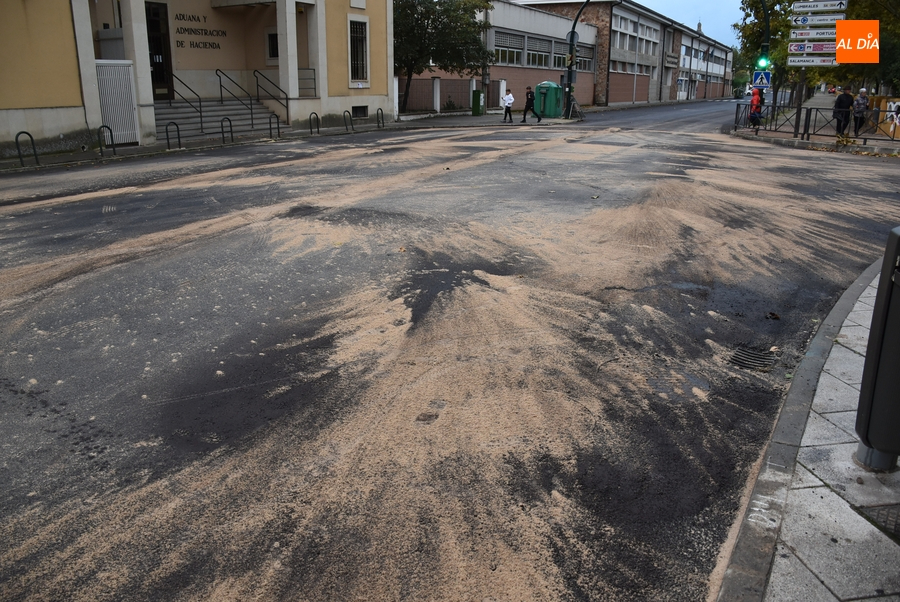 Reanudado cuatro semanas después el asfaltado de la Avenida de Béjar