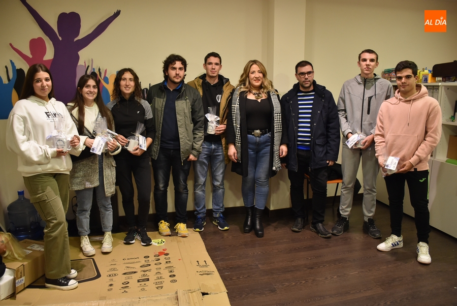 Entregados los premios del mes de octubre del juego BeKahoot