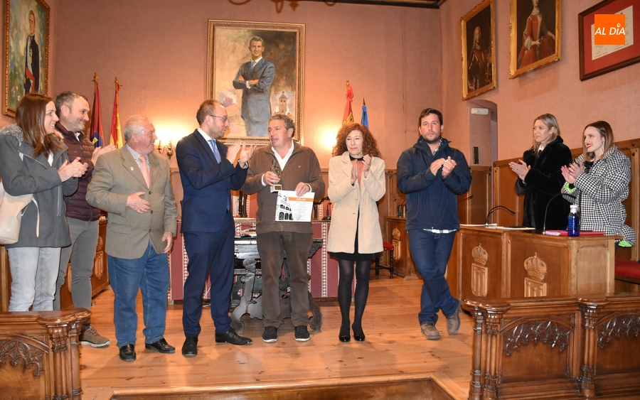 Un emocionado Carlos García Medina recoge el galardón del Certamen Celso Lagar 2023