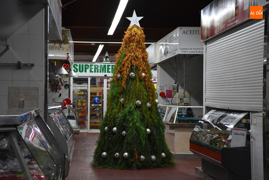 1Foto: El árbol navideño del Mercado