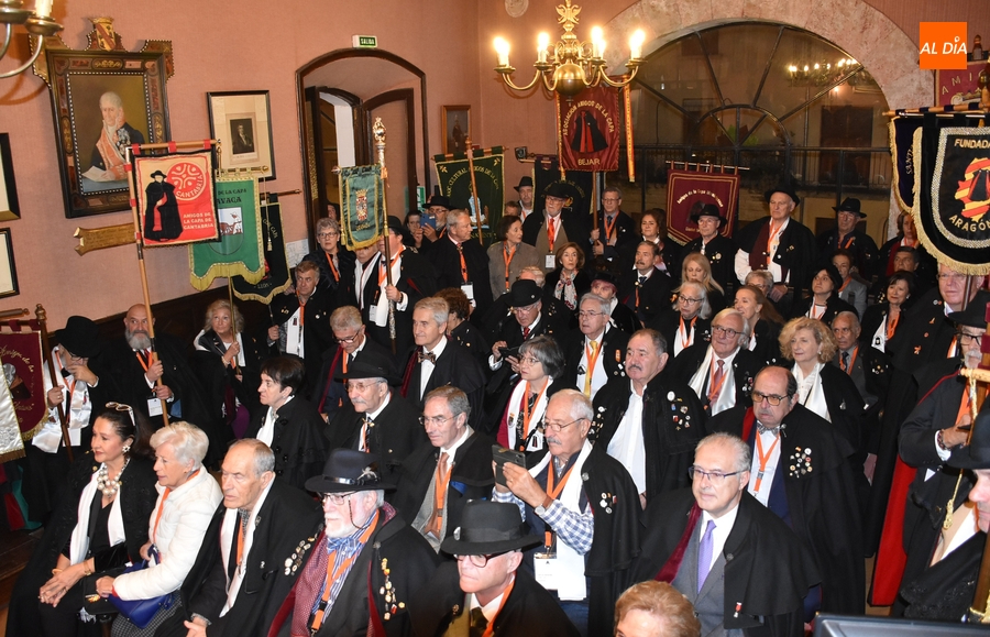 La Rondalla pone banda sonora a la apertura del magno Encuentro Nacional de la Capa Española