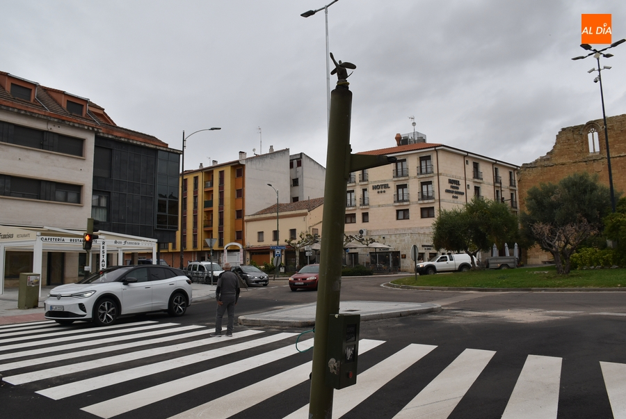 La rotonda del Cruce cumple un mes sin uno de sus semáforos