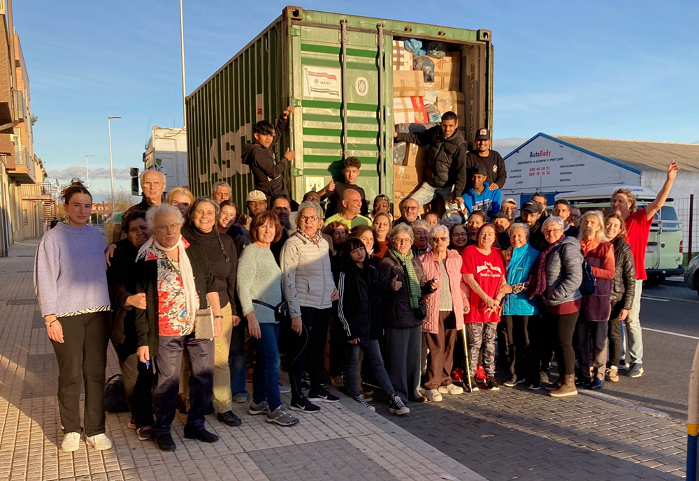 El Ropero de Puente Ladrillo envía su decimocuarto contenedor de ayuda a Paraguay 