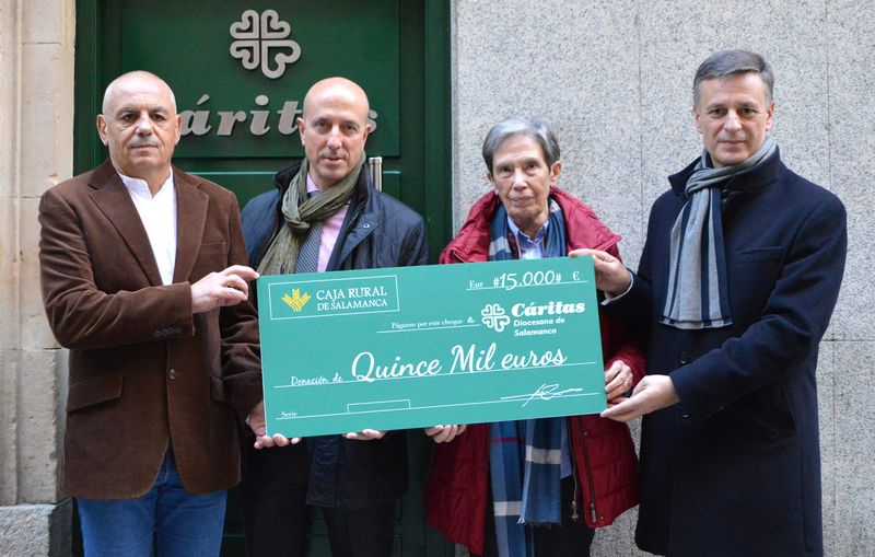 Cáritas recibe 15.000 euros para apoyar su programa de atención a personas sin hogar 