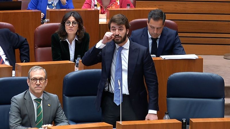 Gallardo niega rotundamente que haya hecho un gesto obsceno al PSOE y aclara que simuló un lloriqueo