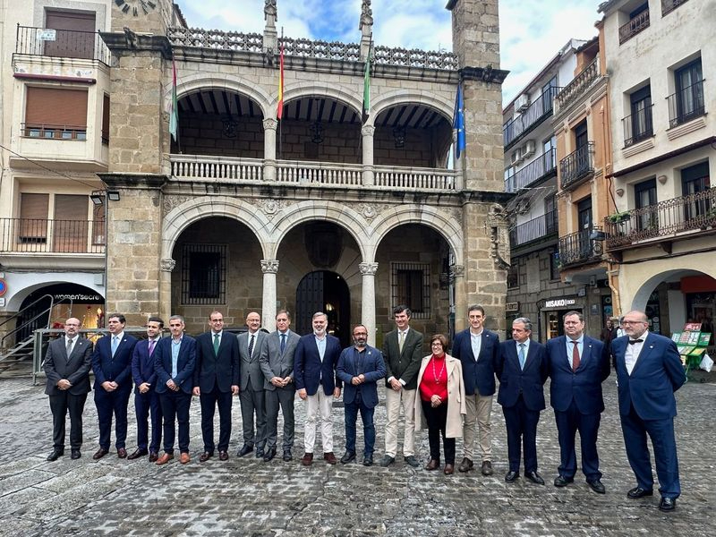El Ayuntamiento de Guijuelo, en la reunión en Plasencia para la recuperación del tren Ruta de la Plata