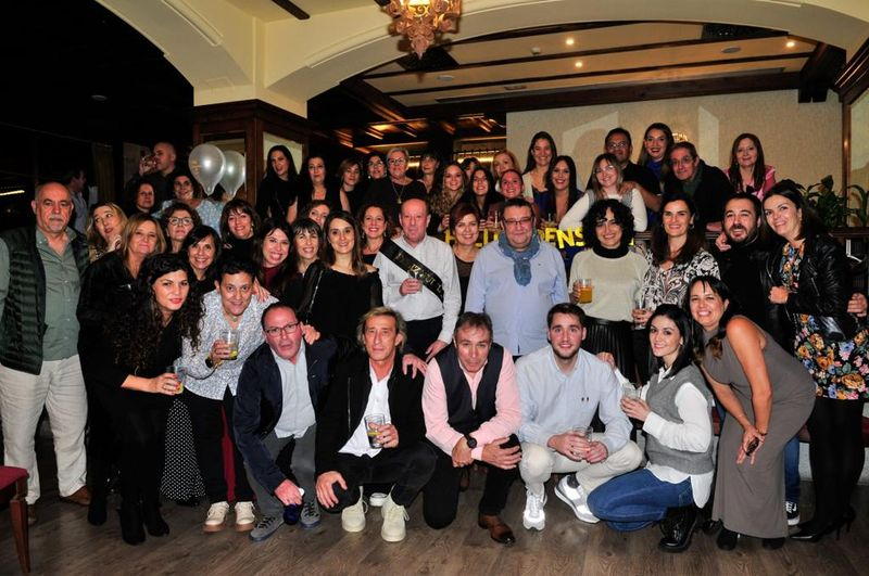 Emotivo homenaje al enfermero de la UCI Manuel Sánchez Rodríguez