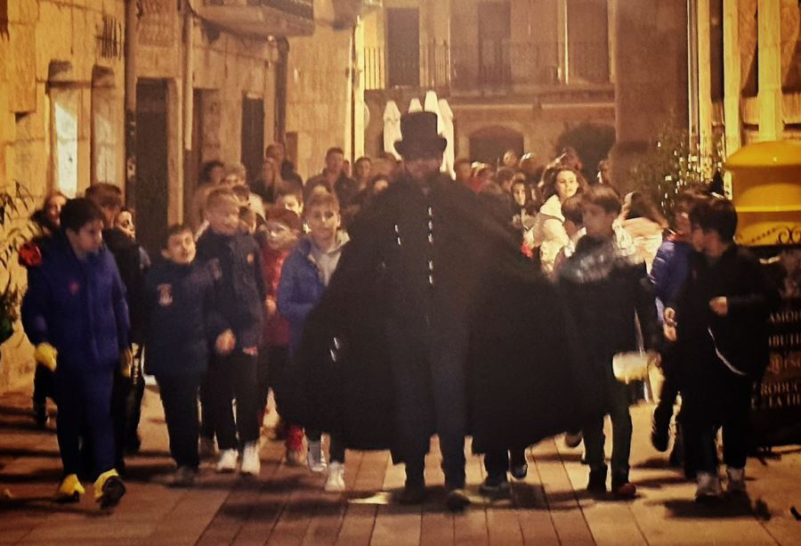 Unas 200 personas disfrutan con la AMPA de San Francisco de la Ruta de los Malditos 