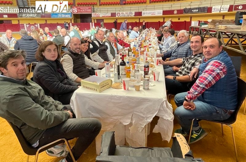 La 15 de Octubre se reencuentra: Toros, gastronomía y música 