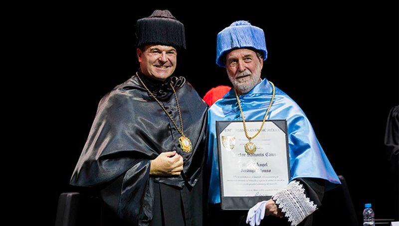 El catedrático de la USAL investido doctor ‘honoris causa’ por la Universidad de Anáhuac México