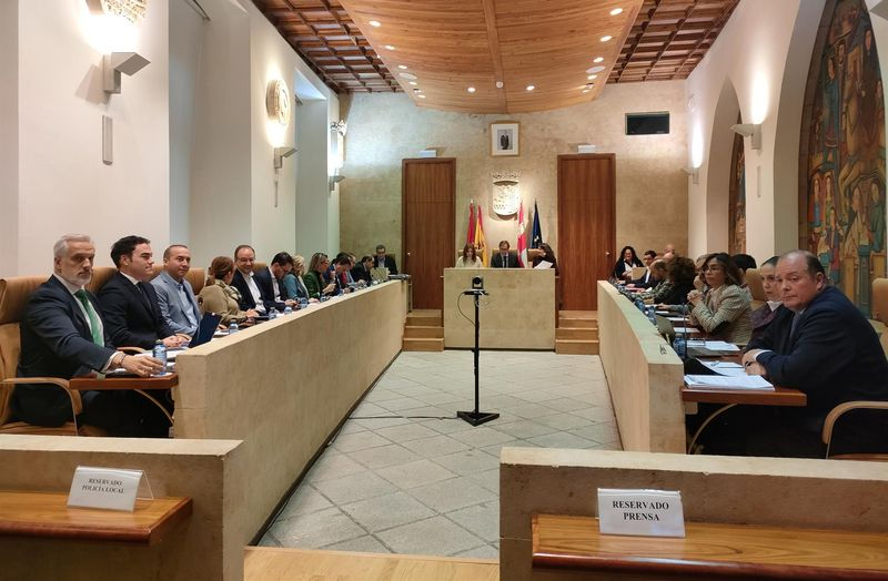 Unanimidad en el Ayuntamiento de Salamanca para reclamar al Gobierno la reapertura del corredor ferroviario de la Ruta de la Plata