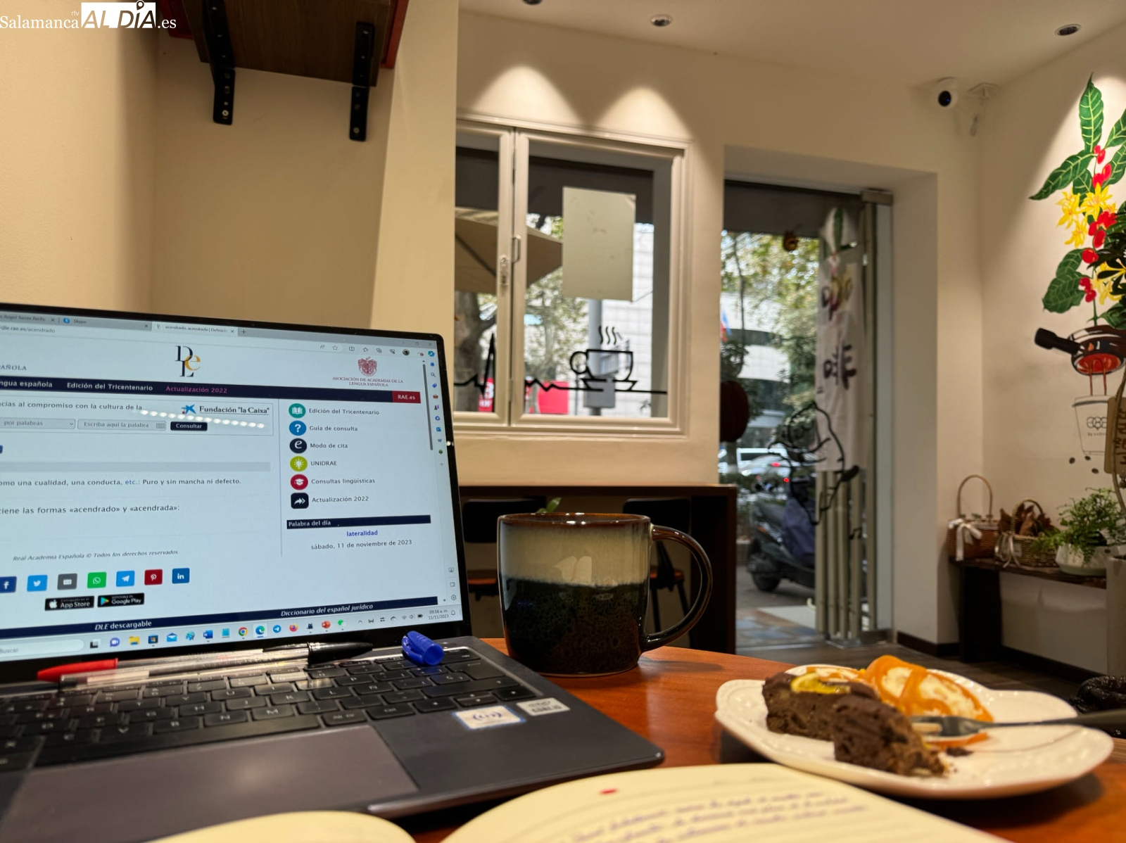 El poeta abre los ojos y encuentra que ha amanecido