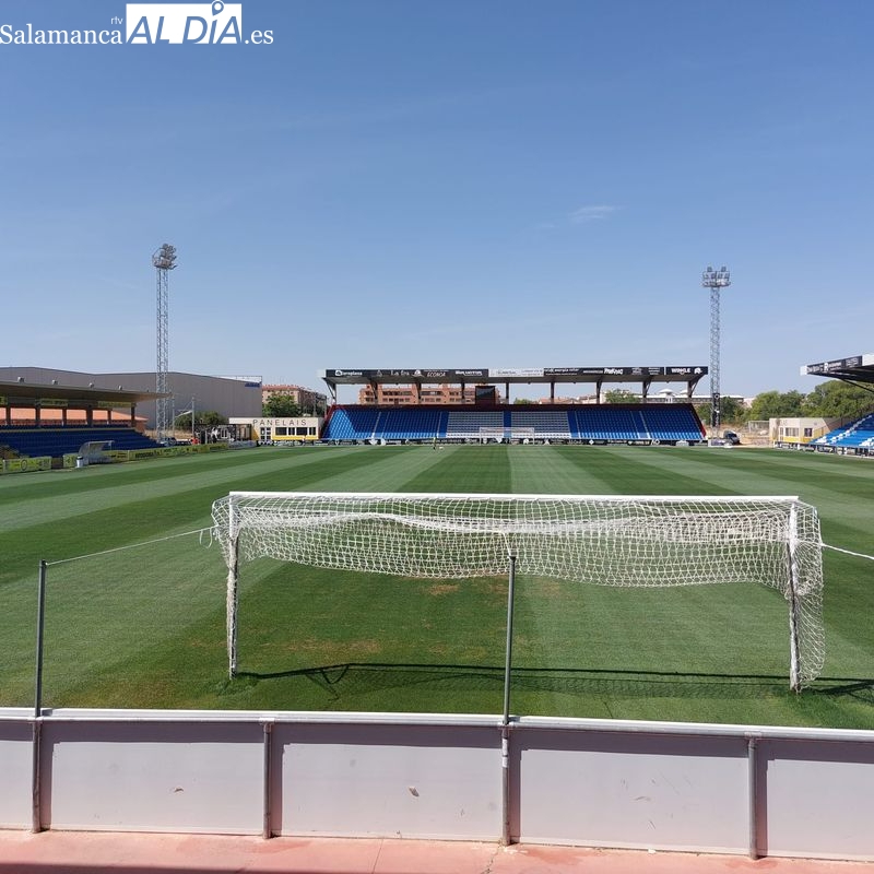 La colocación de las gradas supletorias en el Reina Sofía para el Unionistas - Sporting dependerá del ritmo de la venta de entradas