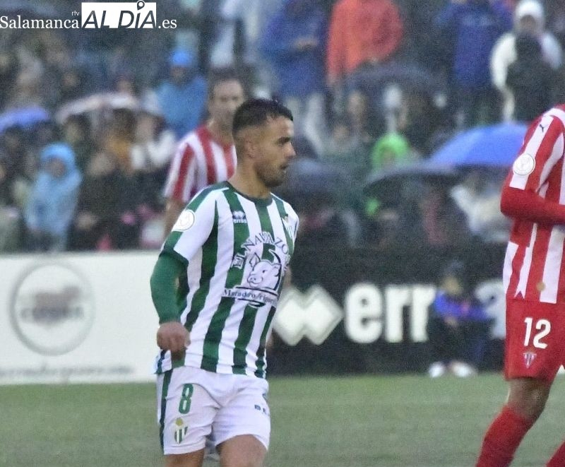 Diego González: Estoy rindiendo a un nivel notable y seguro que en el CD Guijuelo podemos dar un salto en esta categoría