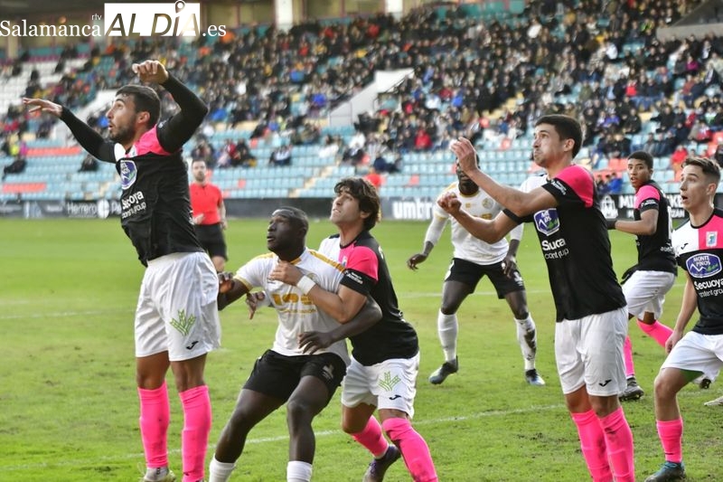 El Salamanca UDS se gana el sueldo contra el Almazán... pero no le da para vencer y se aleja más del líder (0-0)