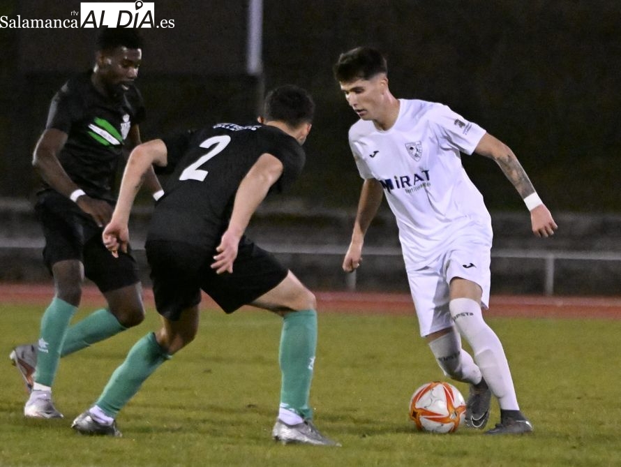 Al Ribert se le escapa la victoria con dos goles del Betis en el añadido (1-2)