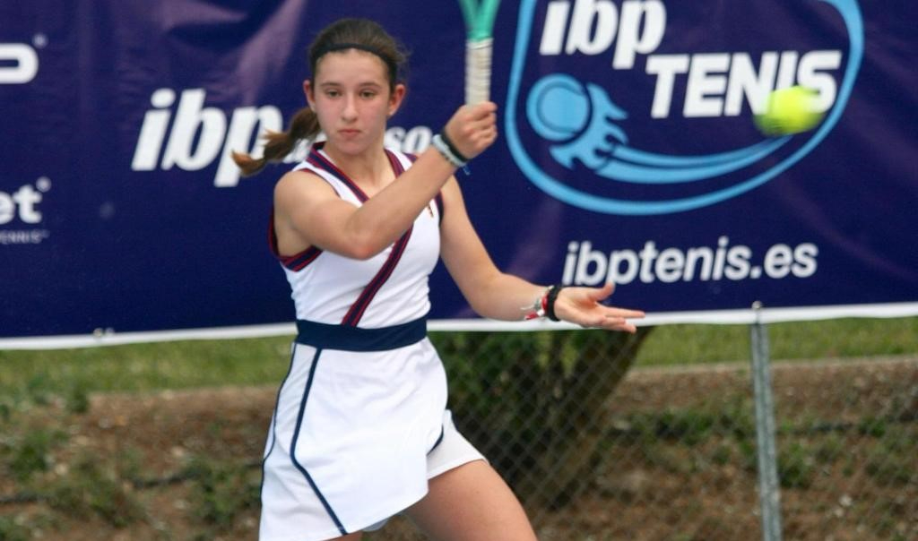 La tenista salmantina Nahia Sánchez conquista su primer título internacional