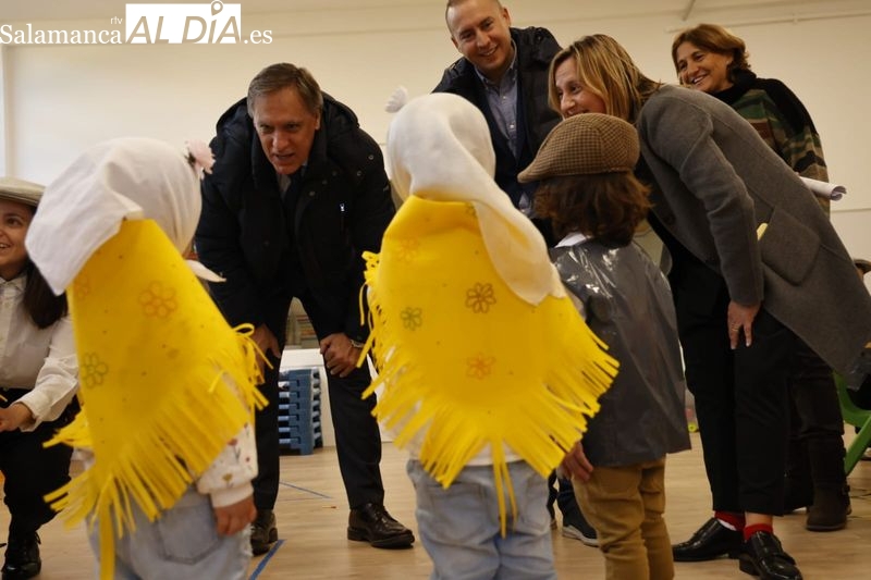 Escolares salmantinos representan la zarzuela ‘La Verbena de la Paloma’ de Tomás Bretón