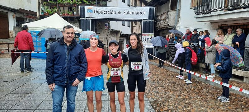 Dani Sanz y Verónica Sánchez se imponen en la Carrera de la Ruta de los Lagares Rupestres