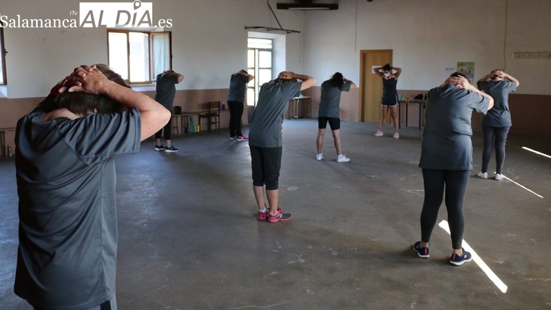 La Asociación de Espondilitis organiza en Vitigudino una serie de talleres dirigidos a personas con enfermedades reumáticas