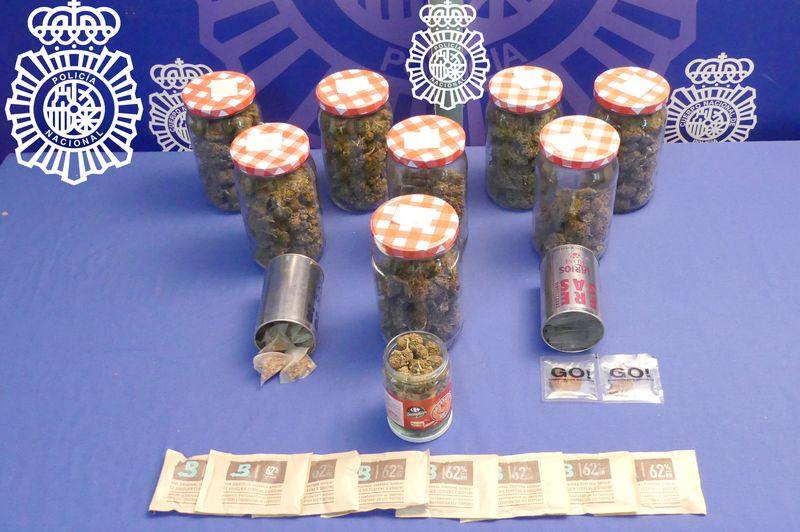 Estrenan piso de alquiler en Salamanca y encuentran en él más de un kilo de marihuana 