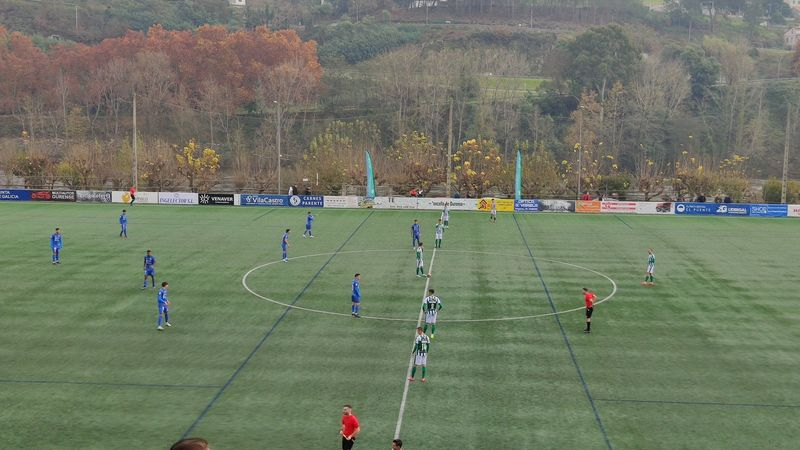 Derrota por la mínima del CD Guijuelo ante el líder, el Ourense CF (1-0)
