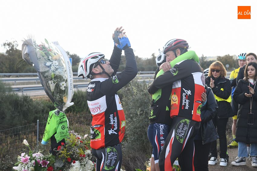 La afición ciclista mirobrigense rinde homenaje póstumo a su compañero José Guillermo Monroy