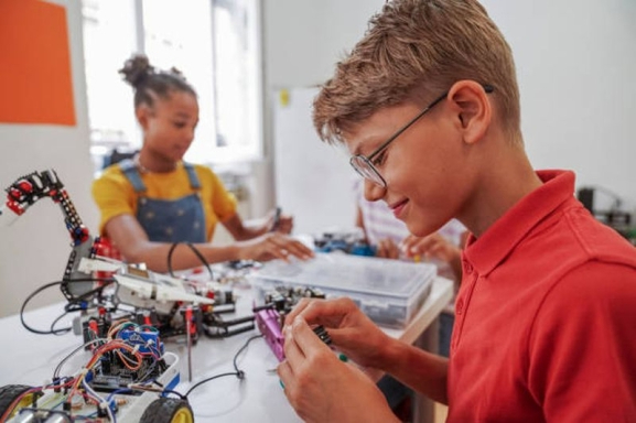Así es el Plan de la Junta para que la comunidad educativa de CyL mejore sus competencias digitales 