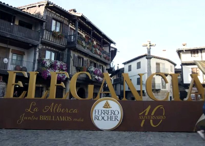 La Alberca, clasificado entre los dos finalistas de la iluminación navideña de Ferrero Rocher