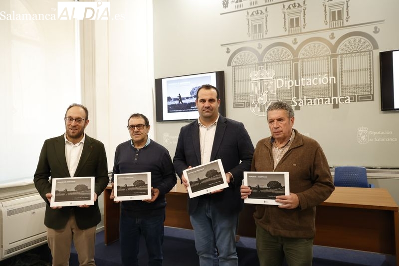 El libro que rinde homenaje al mundo rural con más de 250 fotos del salmantino Ángel Centeno