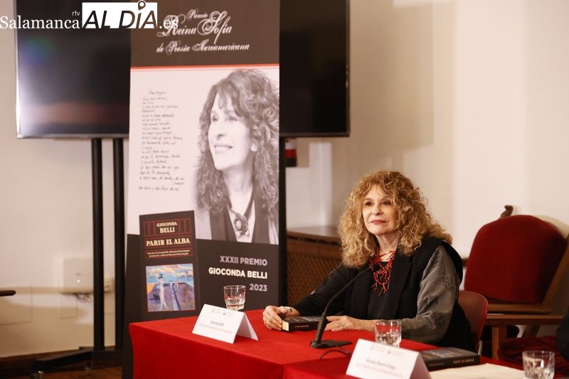 La escritora que militó en la guerrilla y ha ganado el Premio Reina Sofía, feliz con su antología poética