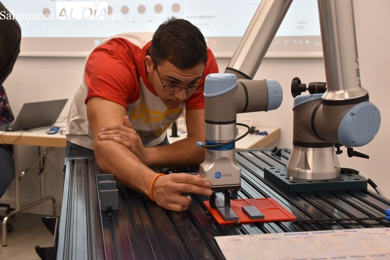 Dos nuevos robots llegan a Salamanca, que mira al futuro