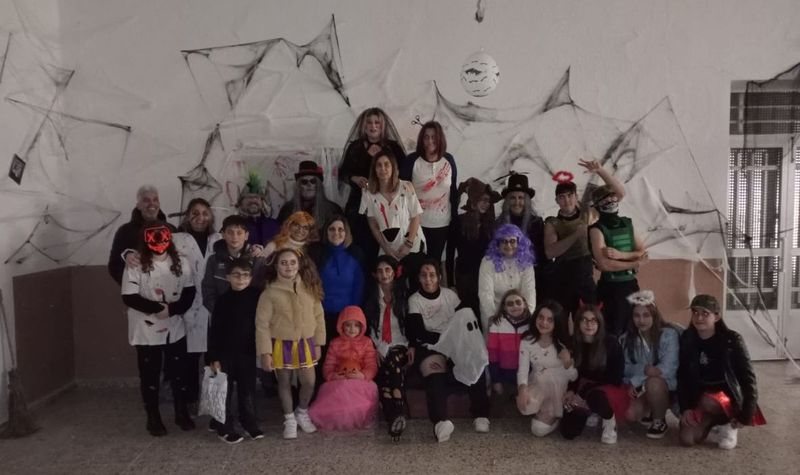 Pedrosillo el Ralo vive la noche más terrorífica del año en su I Gran Fiesta de Halloween