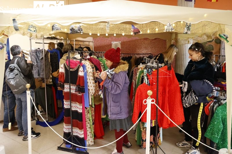 Ayuda a ONGs con tus compras en el Mercadillo Solidario Europeo de Navidad,