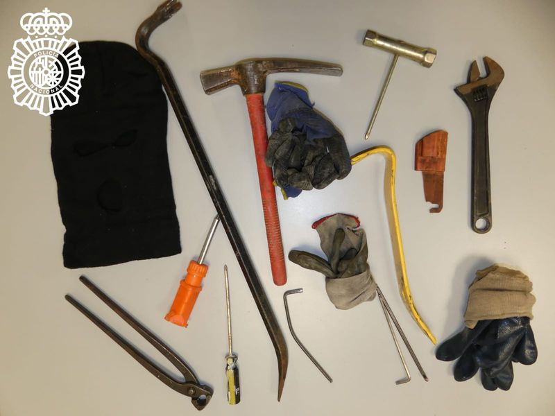 Revientan los boxes de lavado de una gasolinera de Salamanca para robar la recaudación