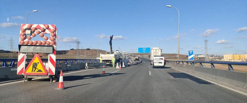 Indignación entre los salmantinos que circulan por la A62 al llevar varios meses pudiendo circular solo por un carril  