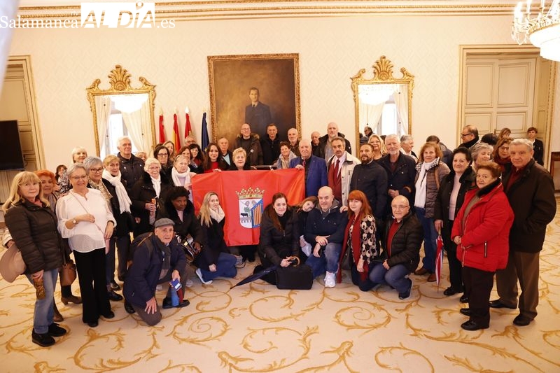El Ayuntamiento de Salamanca recibe a los miembros de la Casa de Salamanca en Leganés 