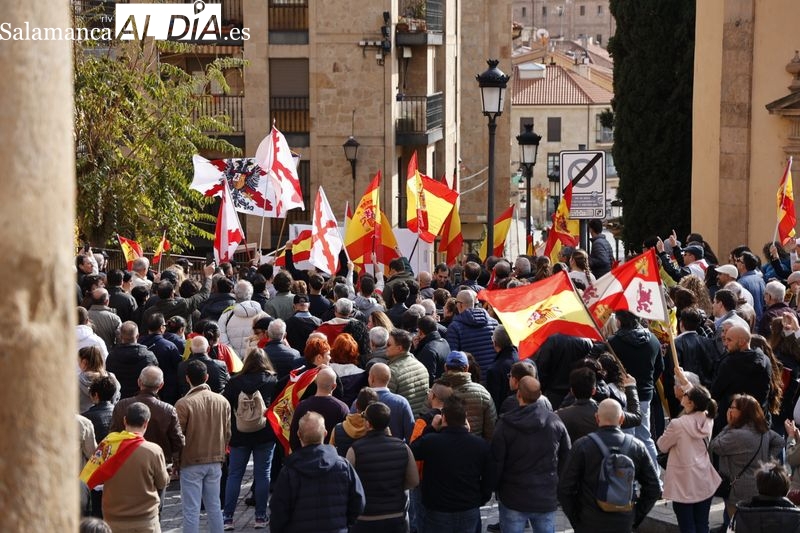 Otra concentración, frente a la sede del PSOE, al grito de España no se vende, España se defiende