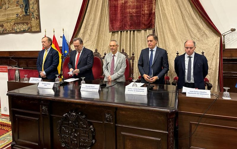 Somos turísticos y nos enorgullecemos de ello, afirma el alcalde de Salamanca